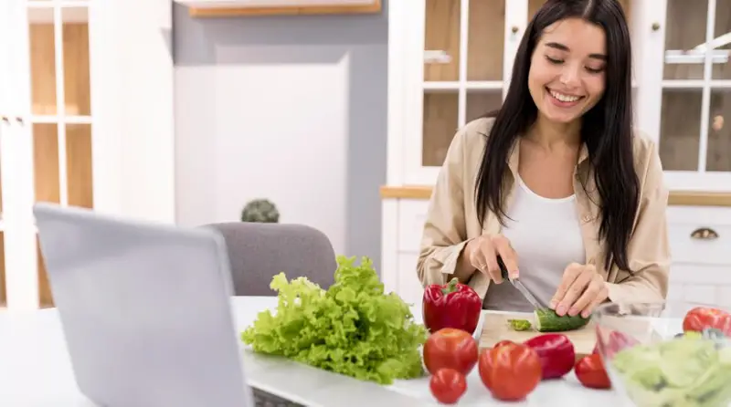 Fits Your Lifestyle: Explore Online Nutrition Counseling Programs